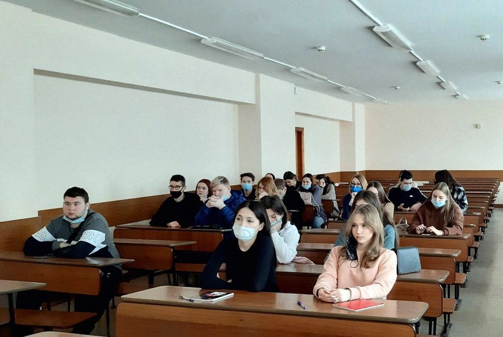 Встреча студентов с ведущим специалистом АО «КОШЕЛЕВ-БАНК» Сиротой И.Е.